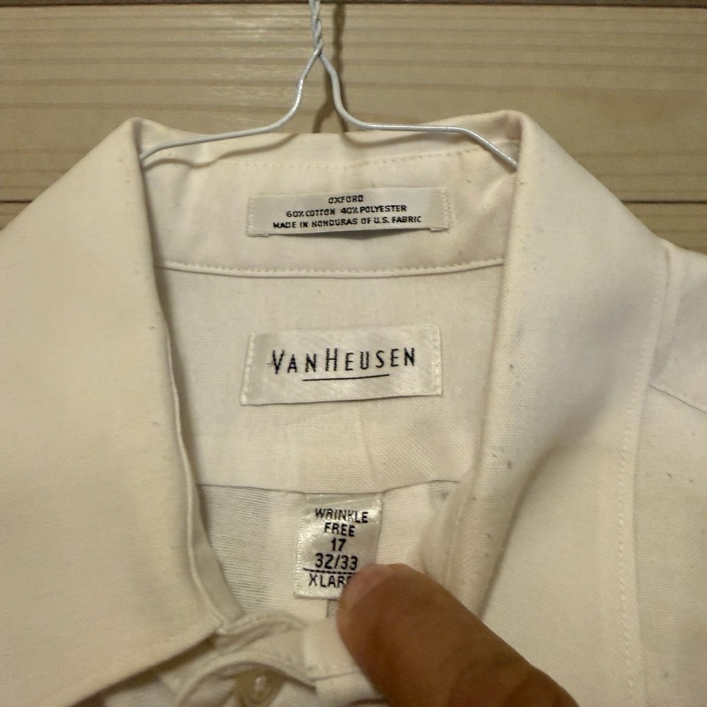 LOT OF 5 identical Van Heusen Ivory Dress Shirts. Size 17 32/33 - Picture 4 of 4